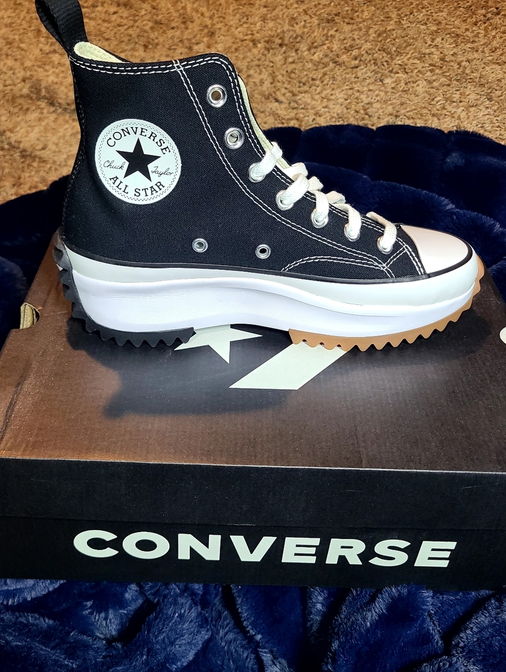 Converse Run Star Hike Platform Sneaker - Black / White / Gum New W/box - Picture 2 of 7